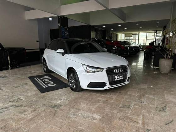 AUDI A1 1.4 TFSI ATTRACTION 16V 122CV GASOLINA 4P AUTOMÁTICO